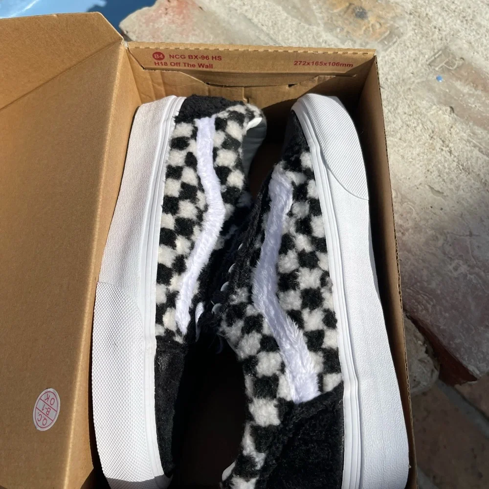 VANS Old Skool Sherpa Checkerboard - Black and White  6.5 - Picture 5 of 5
